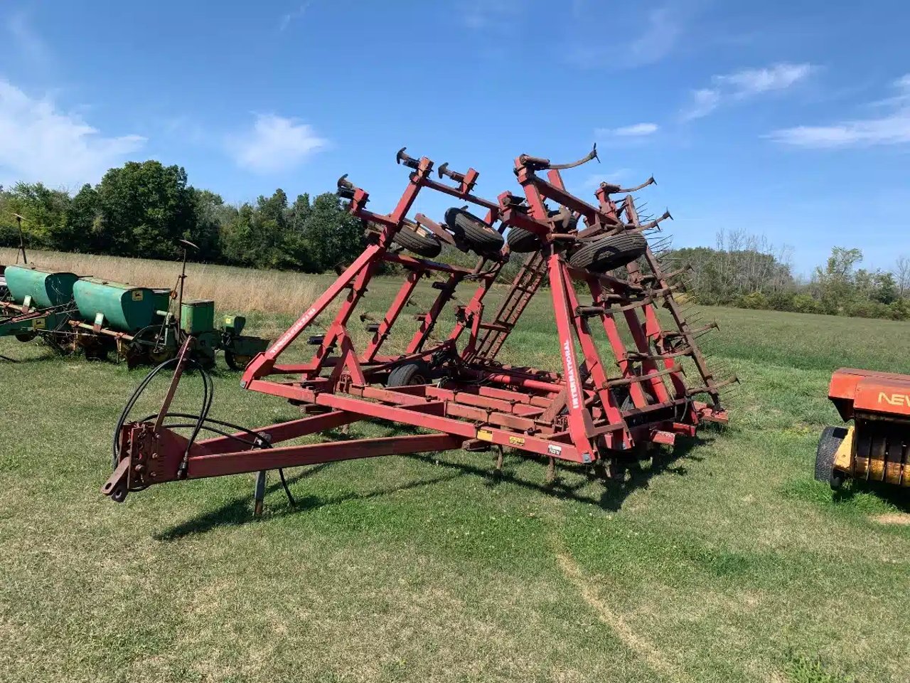 International 4600 Vibra Shank 28ft Cultivateur