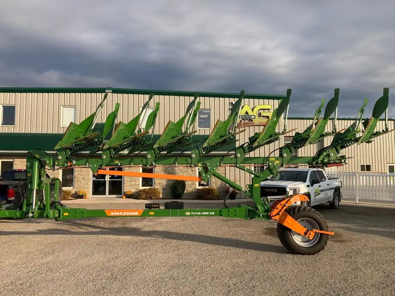 2022 Amazone Tyrok 400 V Charrue