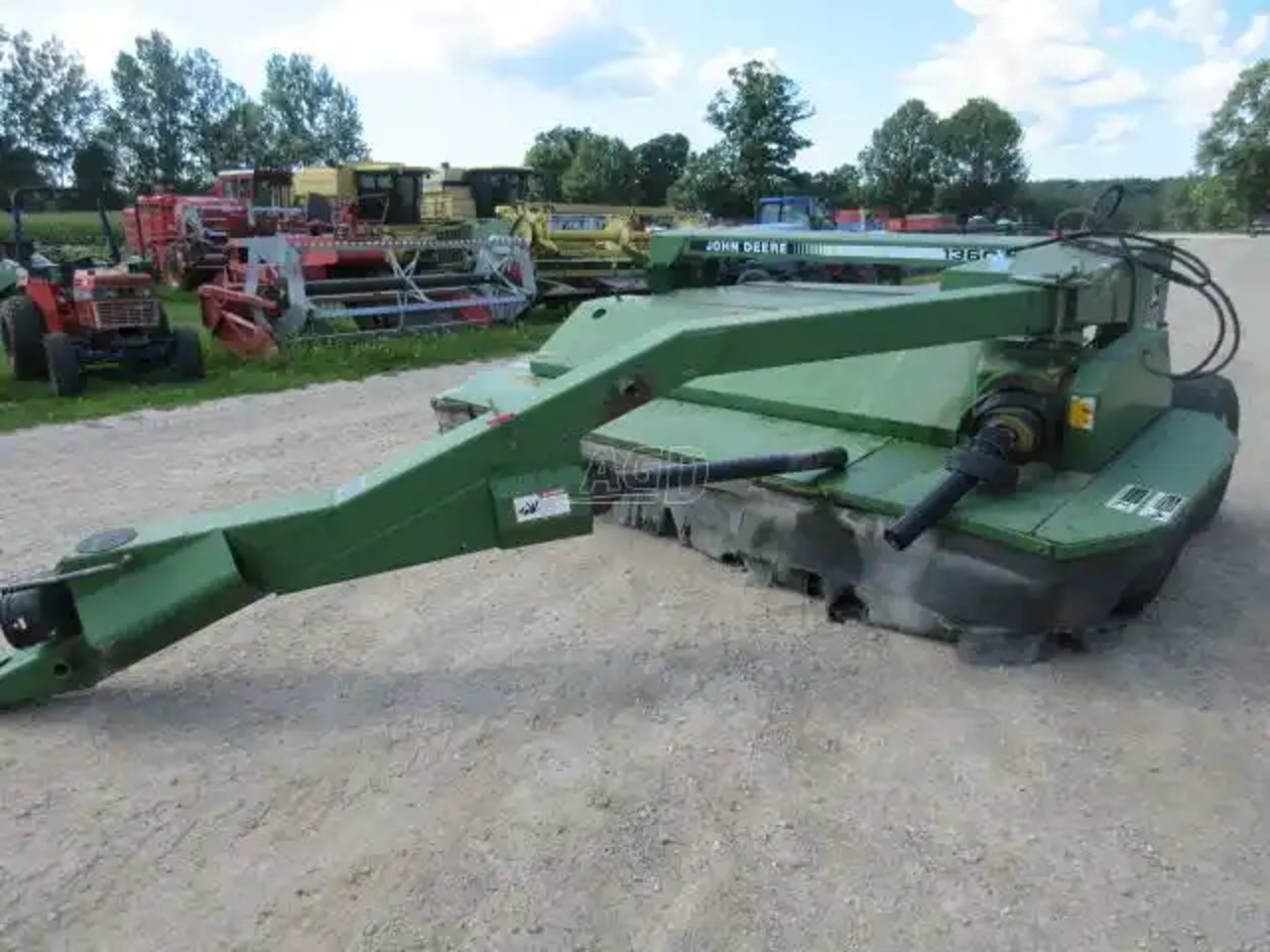 John Deere 1360 Faucheuse-conditionneuse à disques