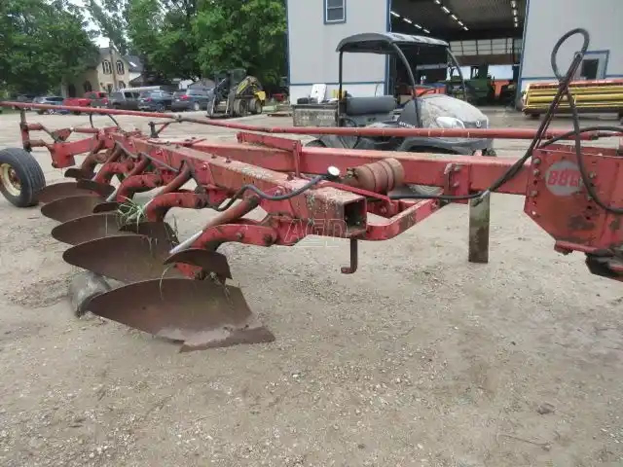 Massey Ferguson 880 Charrue