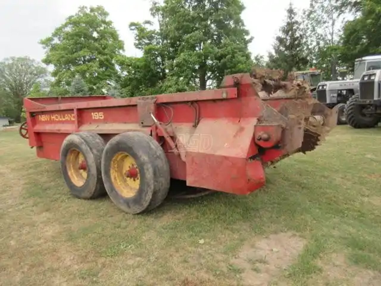 New Holland 195 Épandeur à fumier