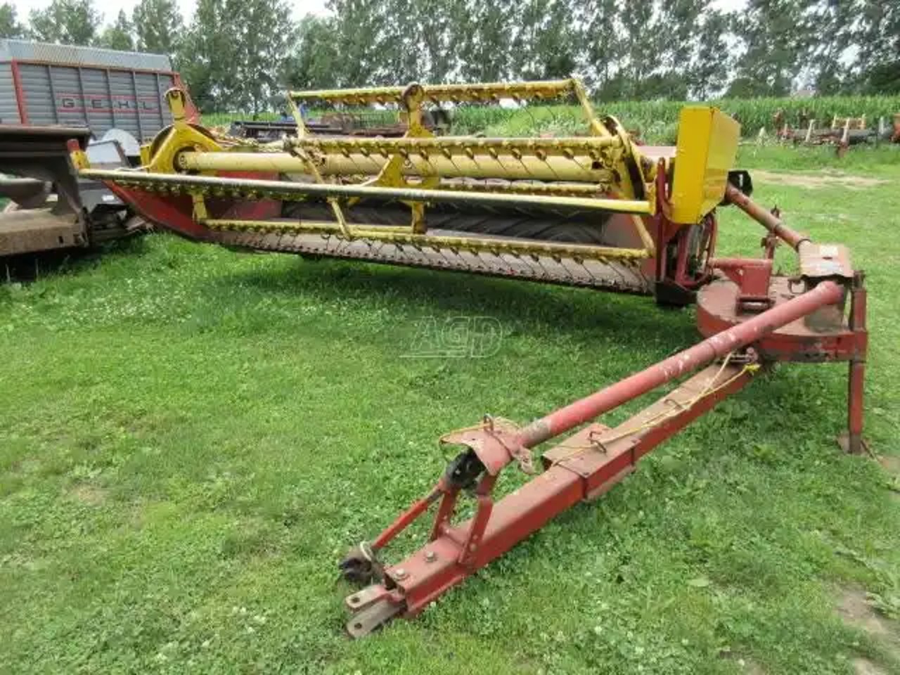 New Holland 495 Faucheuse-conditionneuse