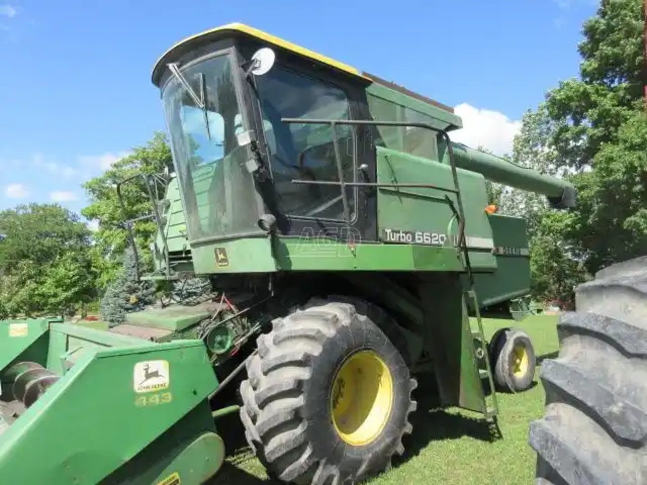 1980 John Deere 6620 TURBO Batteuse