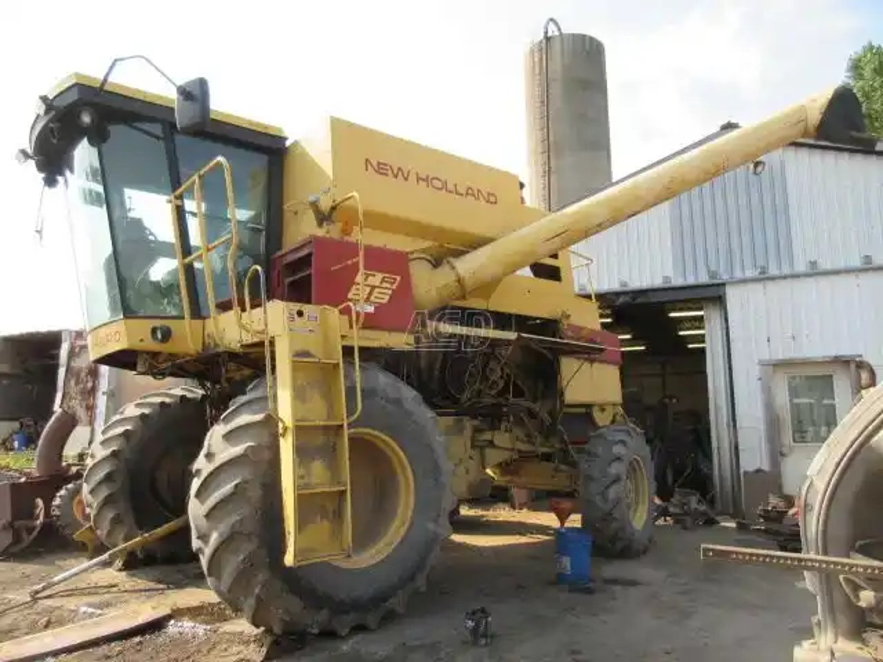 1991 New Holland TR86 Batteuse