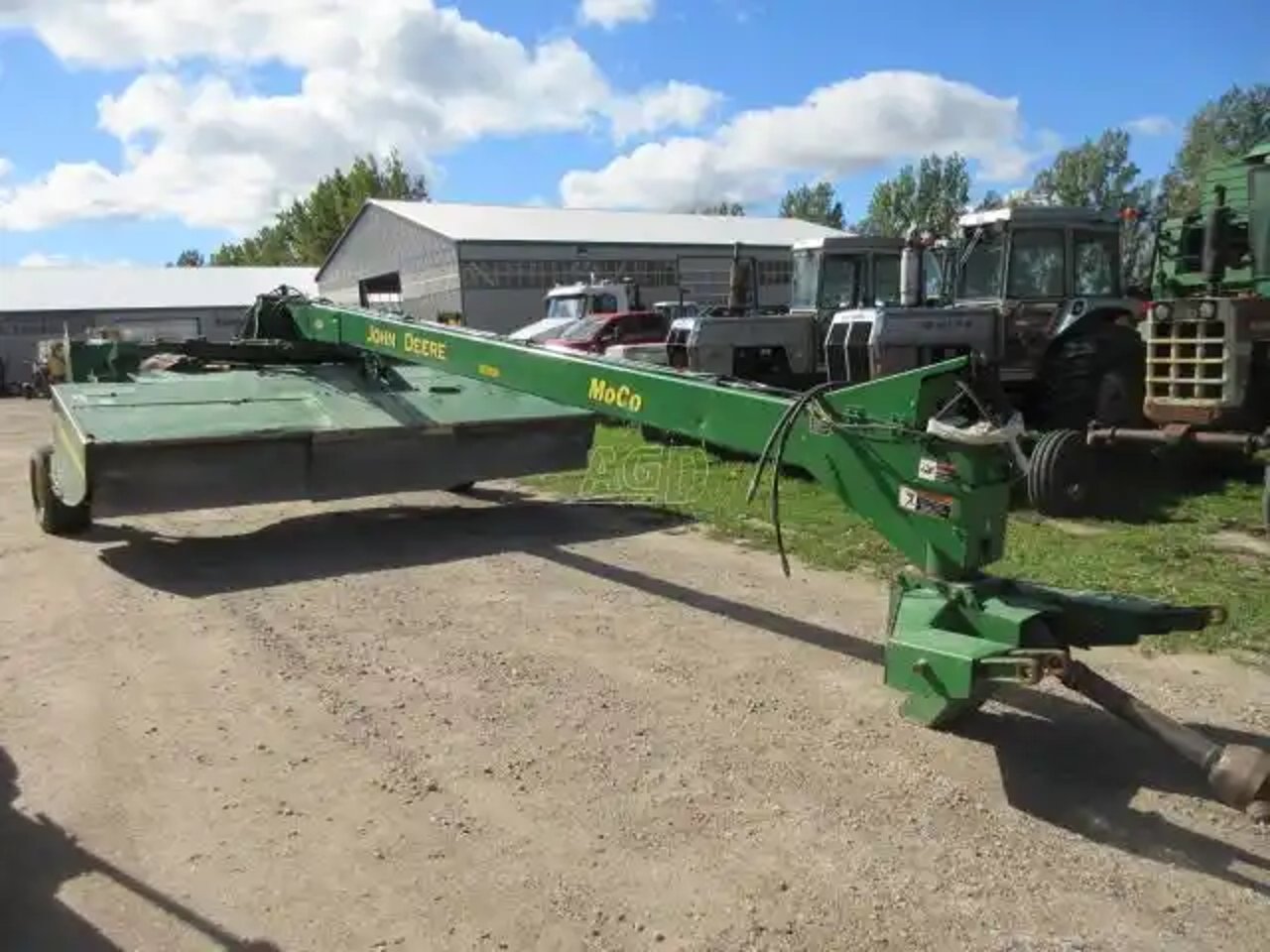 John Deere 946 Faucheuse-conditionneuse à disques