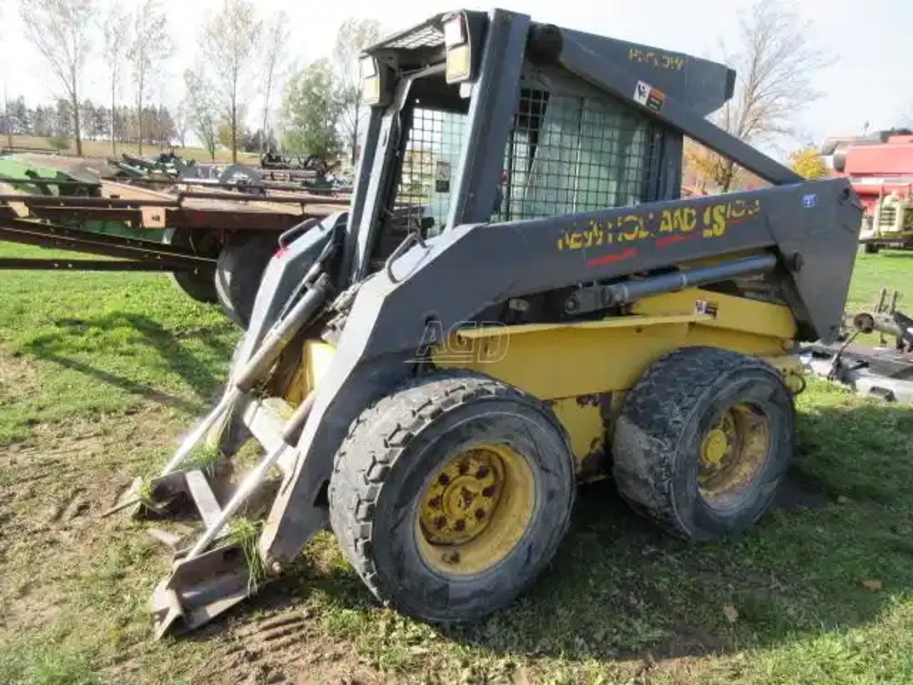 2001 New Holland LS180 chargeuse à direction à glissement