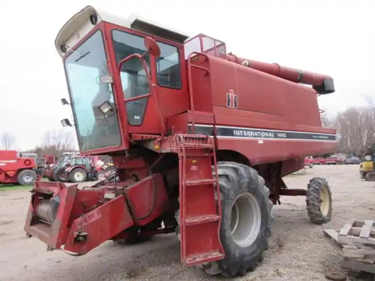 1981 Case IH 1420 Batteuse