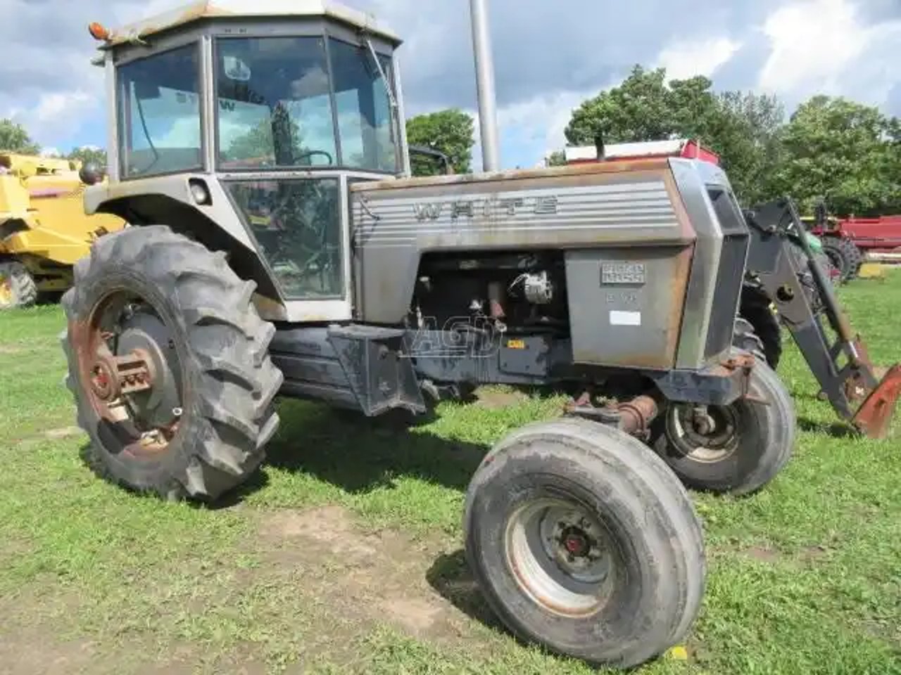 1977 White 2-105 Tracteur
