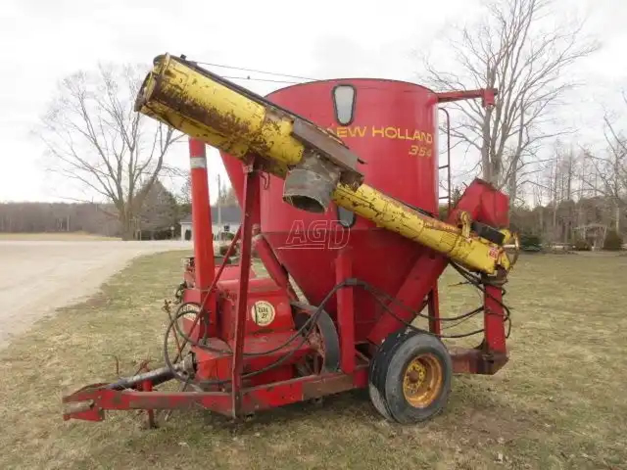 New Holland 354 Moulange