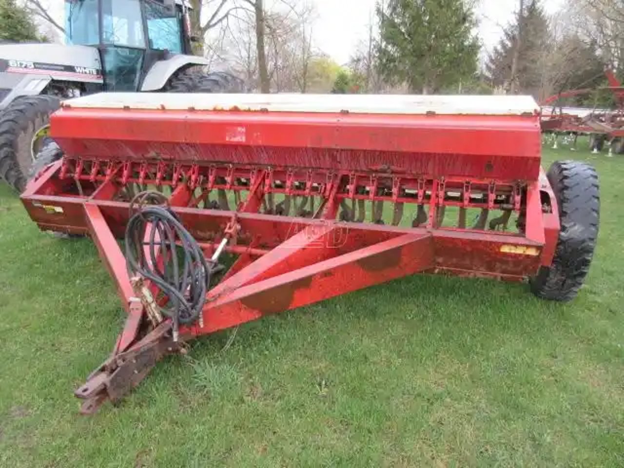 International 510 Semoir