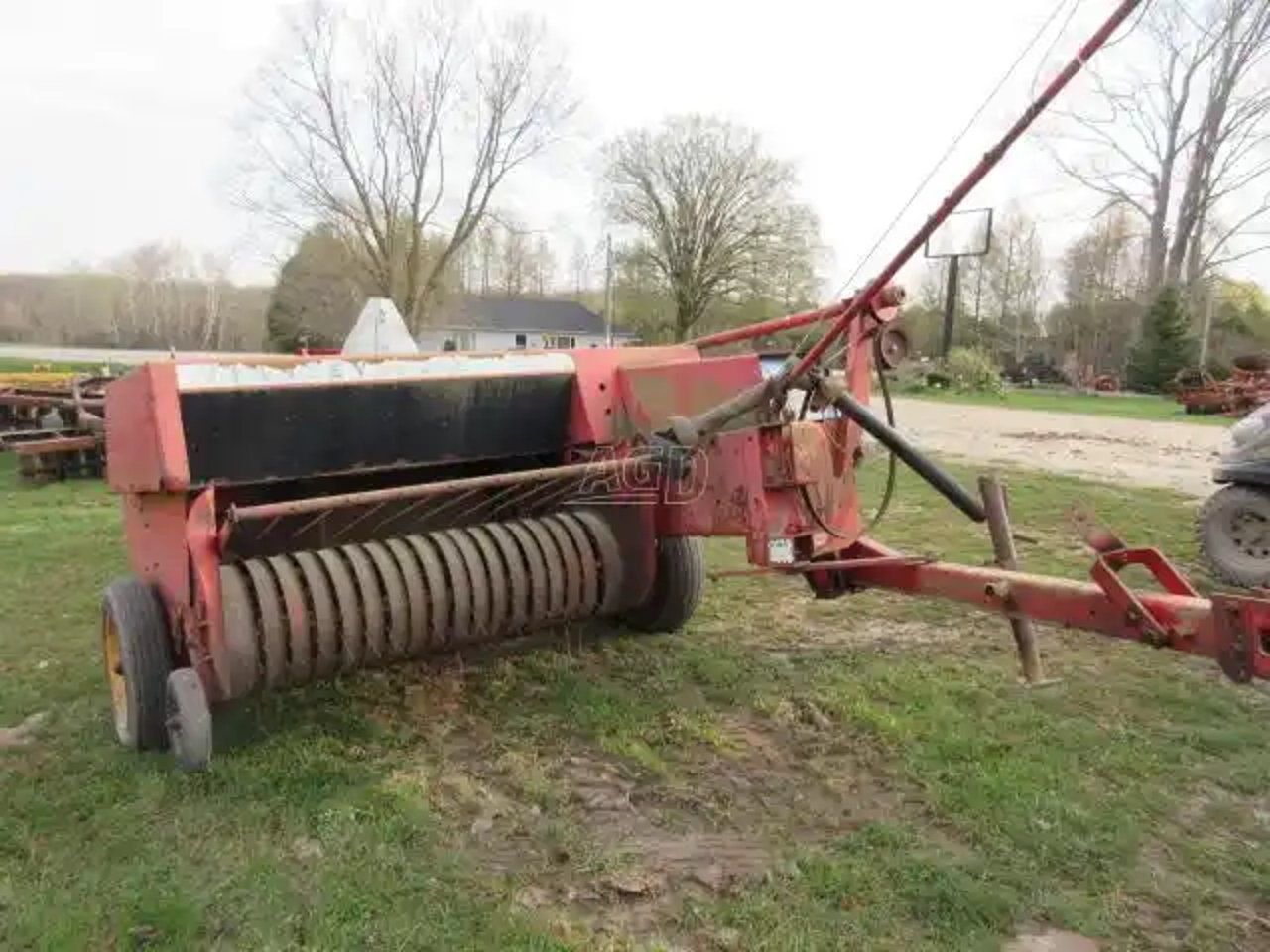 Massey Ferguson 124 presse à balle carrée - petite