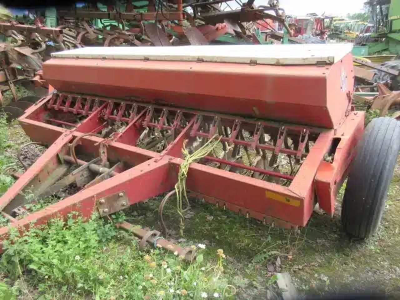International 510 Semoir