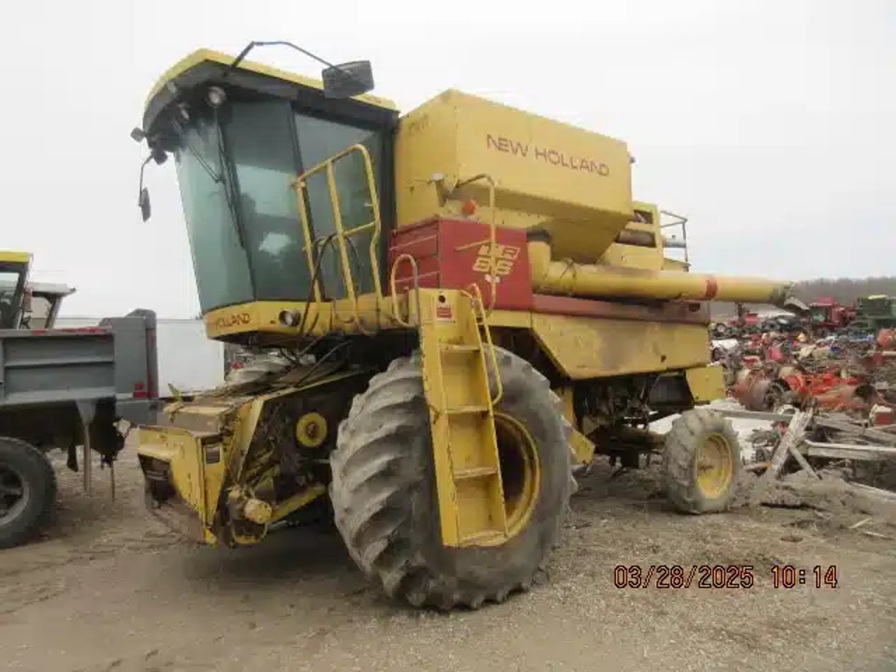 1986 New Holland TR86 Batteuse