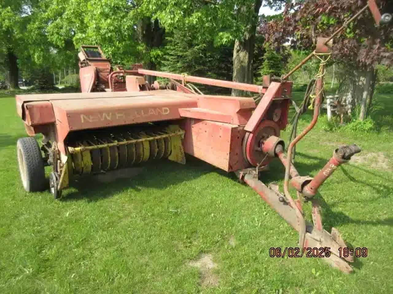 New Holland 273 presse à balle carrée - petite