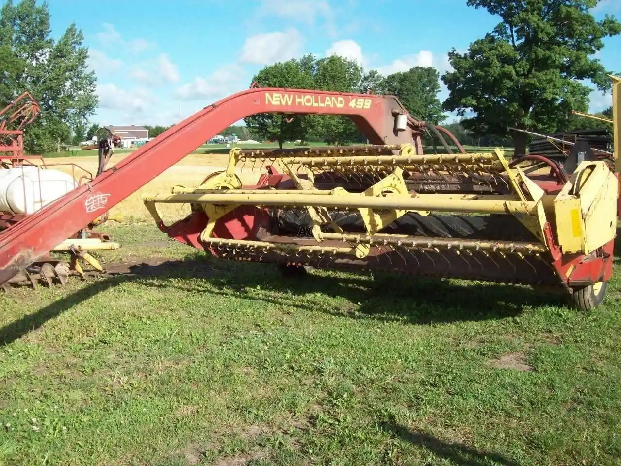 New Holland 499 Faucheuse-conditionneuse