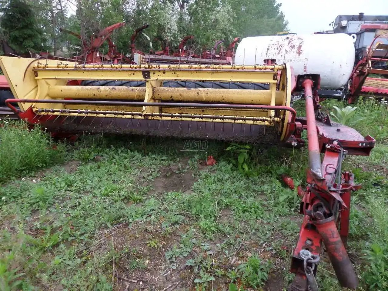 New Holland 488 Faucheuse-conditionneuse