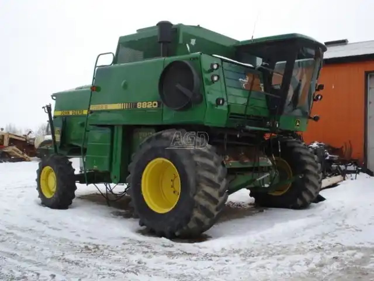 John Deere 8820 TITAN II Batteuse