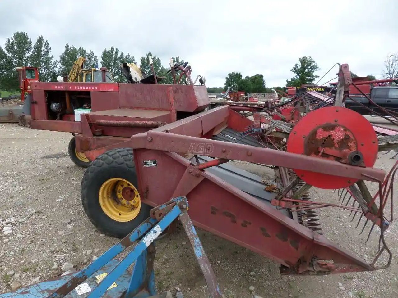 Massey Ferguson 665 Andaineur