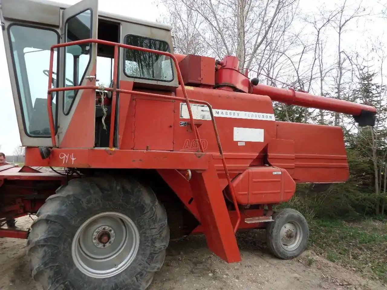 Massey Ferguson 550 Batteuse