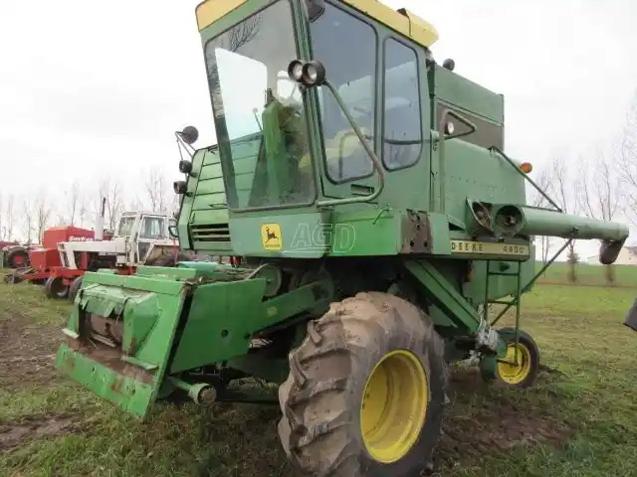 John Deere 4400 Batteuse