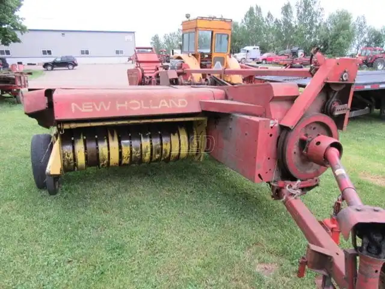 New Holland 273 presse à balle carrée - petite