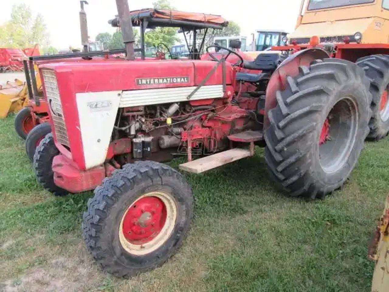 International Harvester 724 Tracteur