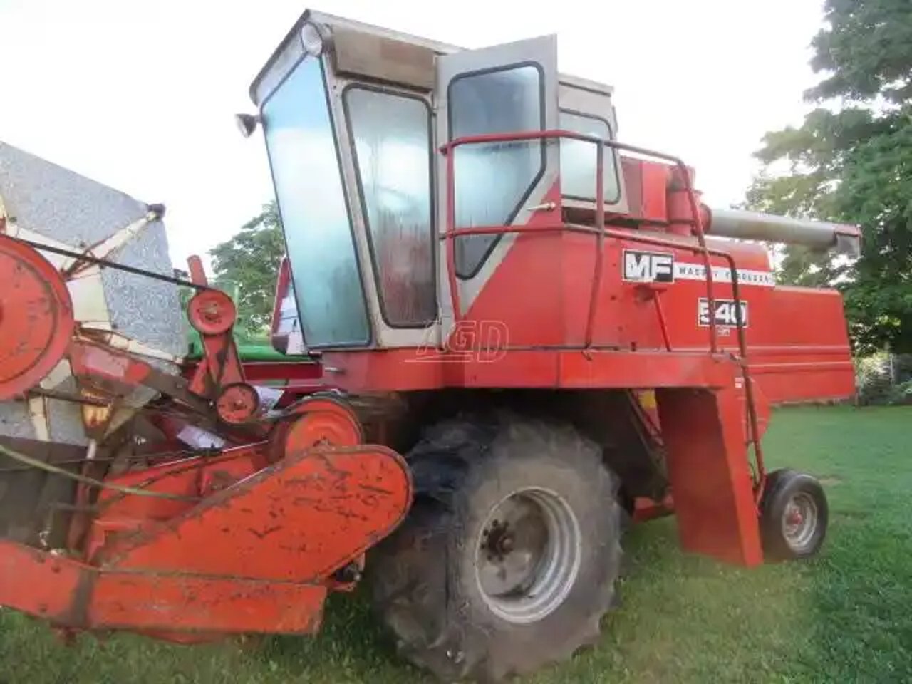 Massey Ferguson 540 Batteuse