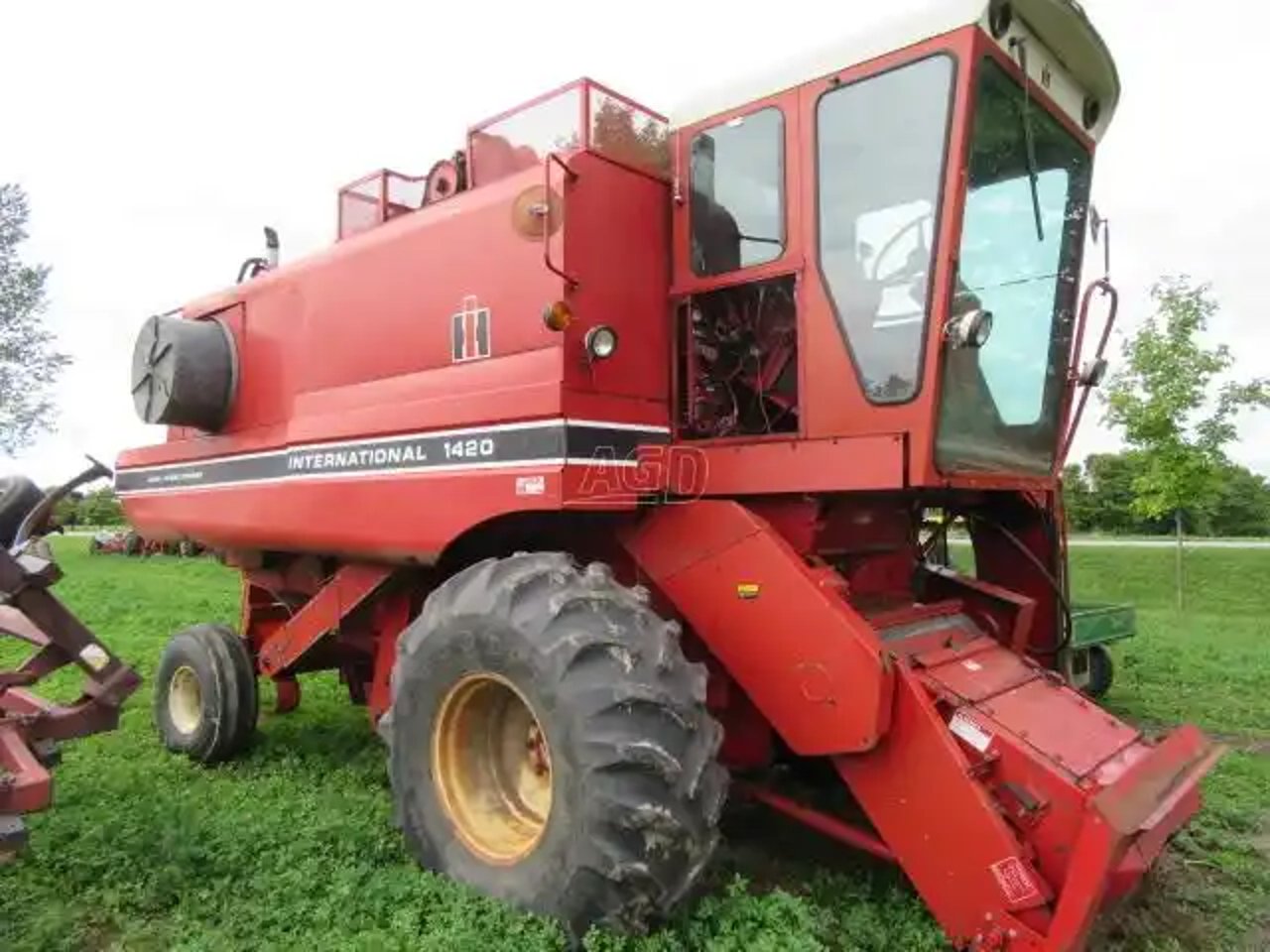 International Harvester 1420 Batteuse