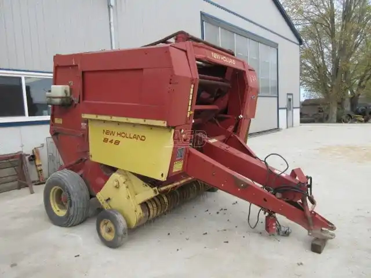 New Holland 848 Presse à Balle Ronde