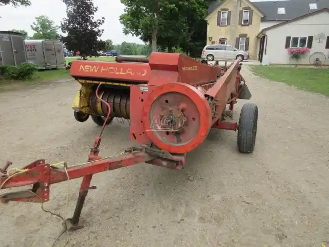 New Holland 273 presse à balle carrée - petite