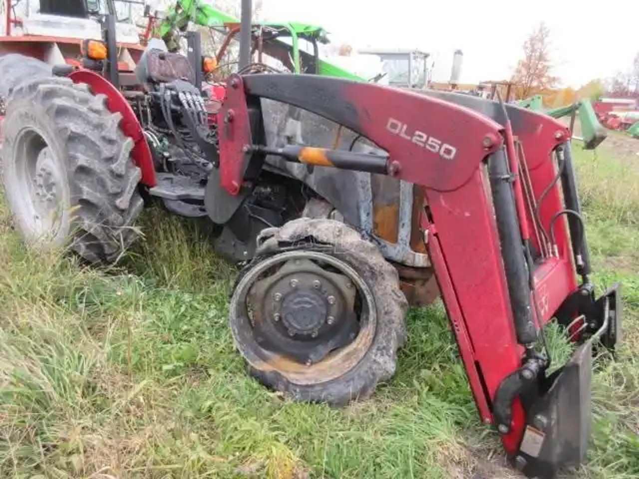 2012 Massey Ferguson 2635 Tracteur