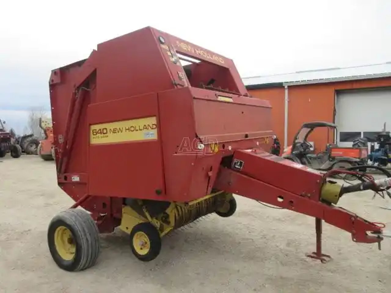New Holland 640 Presse à Balle Ronde