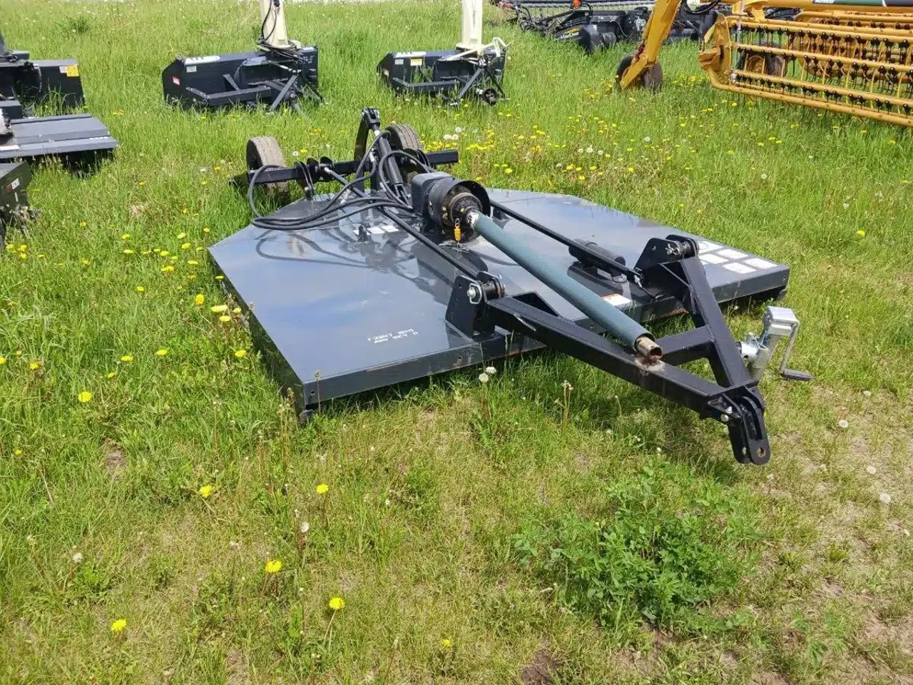 Buhler Farm King 720 Débroussailleuse rotative