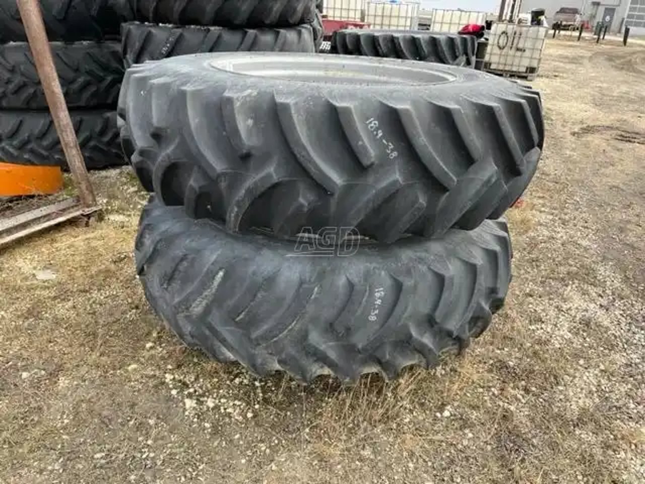 2018 Unverferth 18.4X34 T-RAILS Roues double