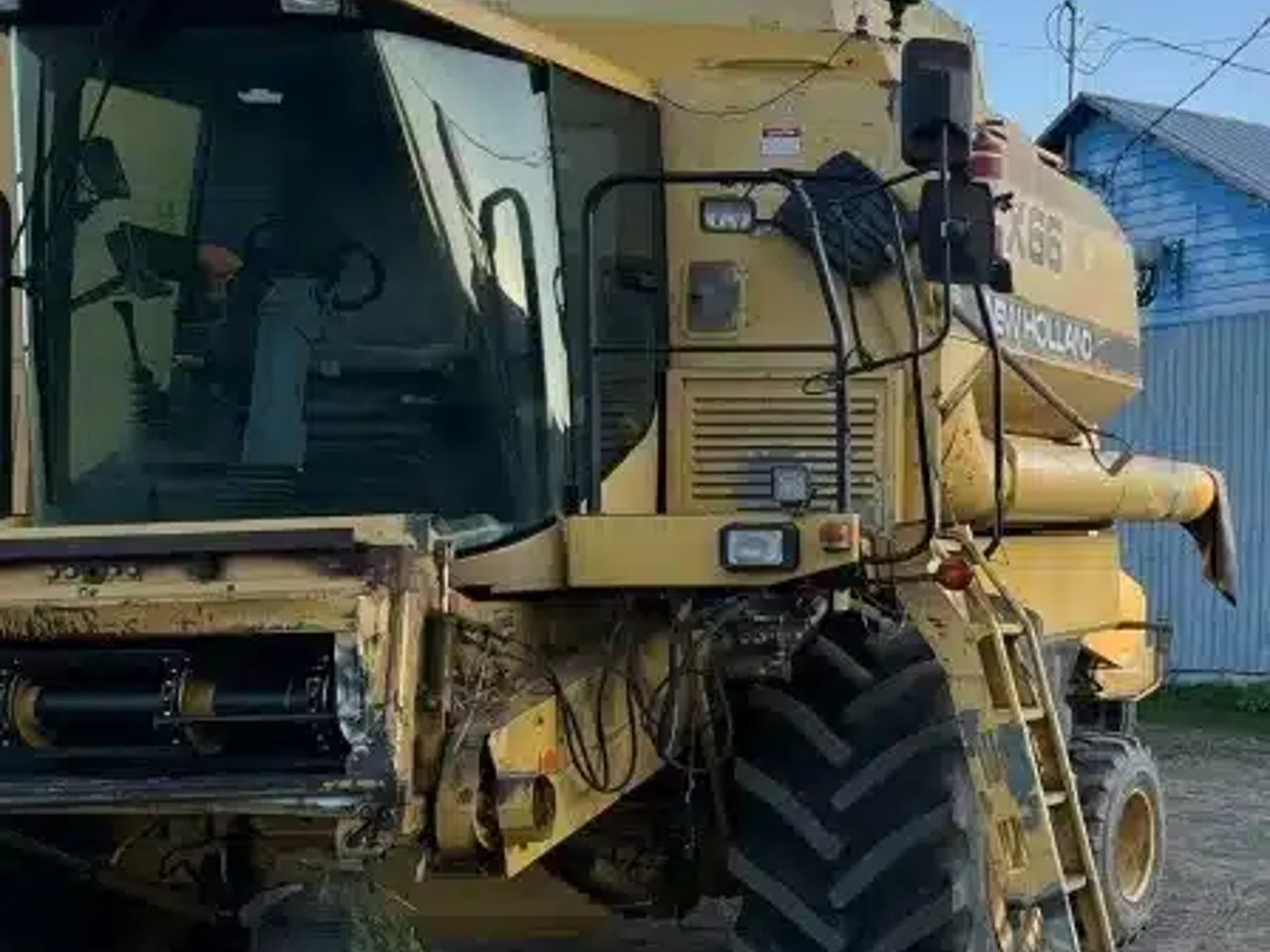 New Holland TX66 Batteuse