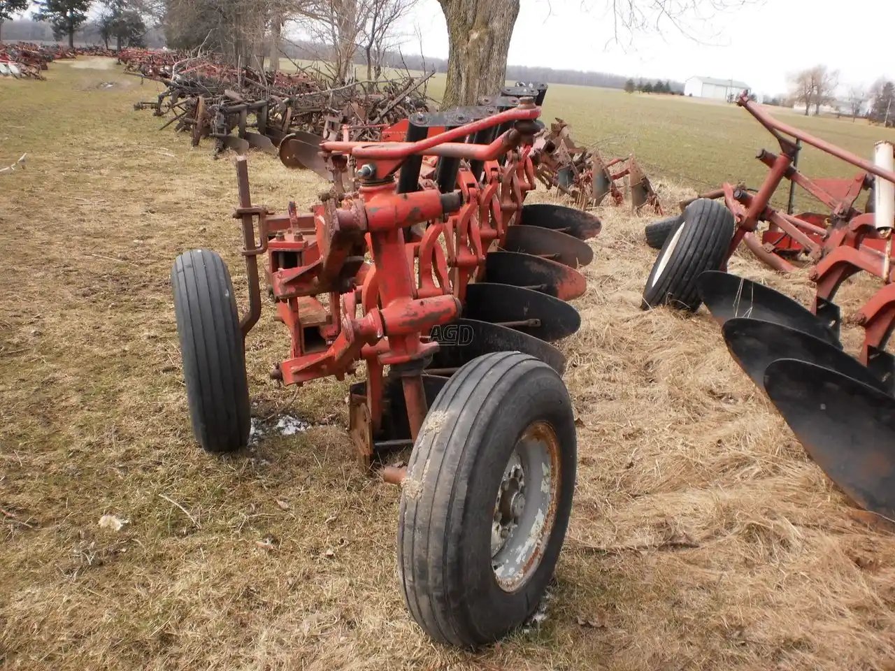 International Harvester 710 Charrue