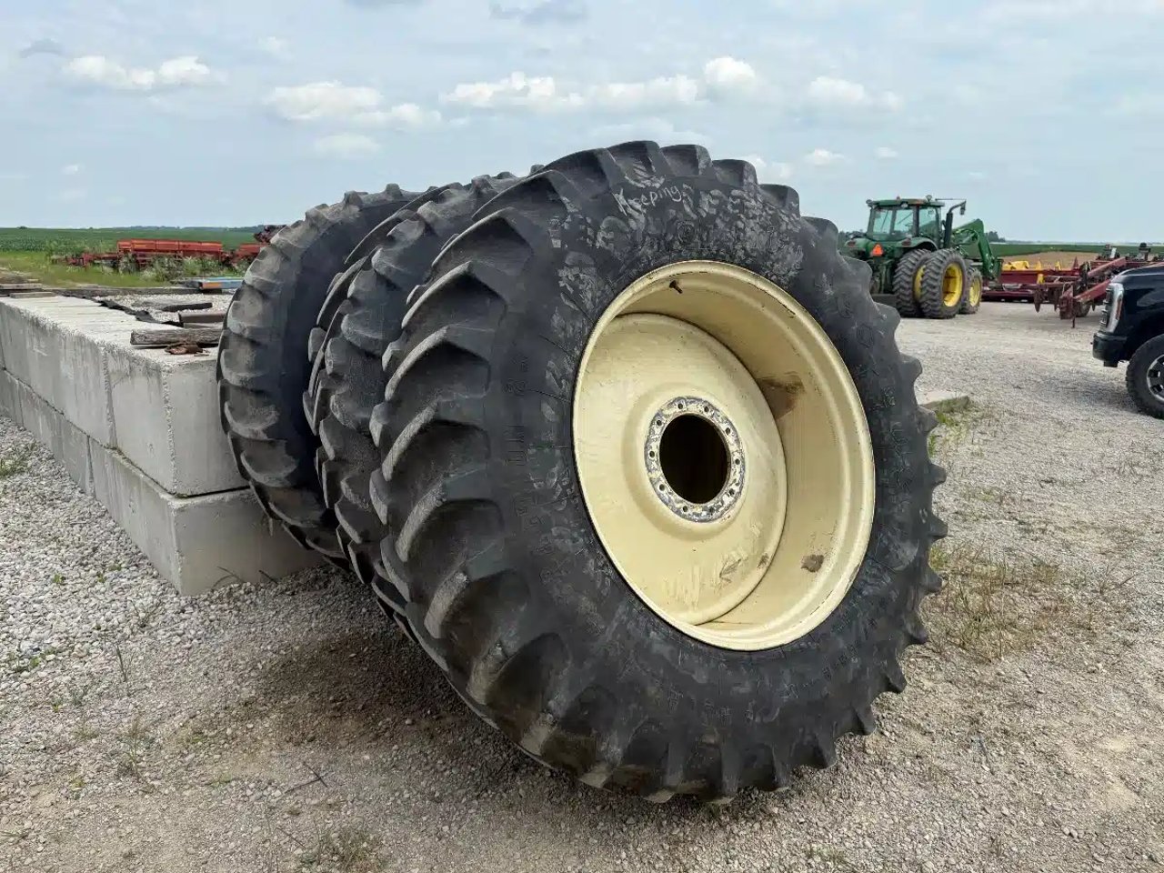 Goodyear 20.8R42 Pneus et roues
