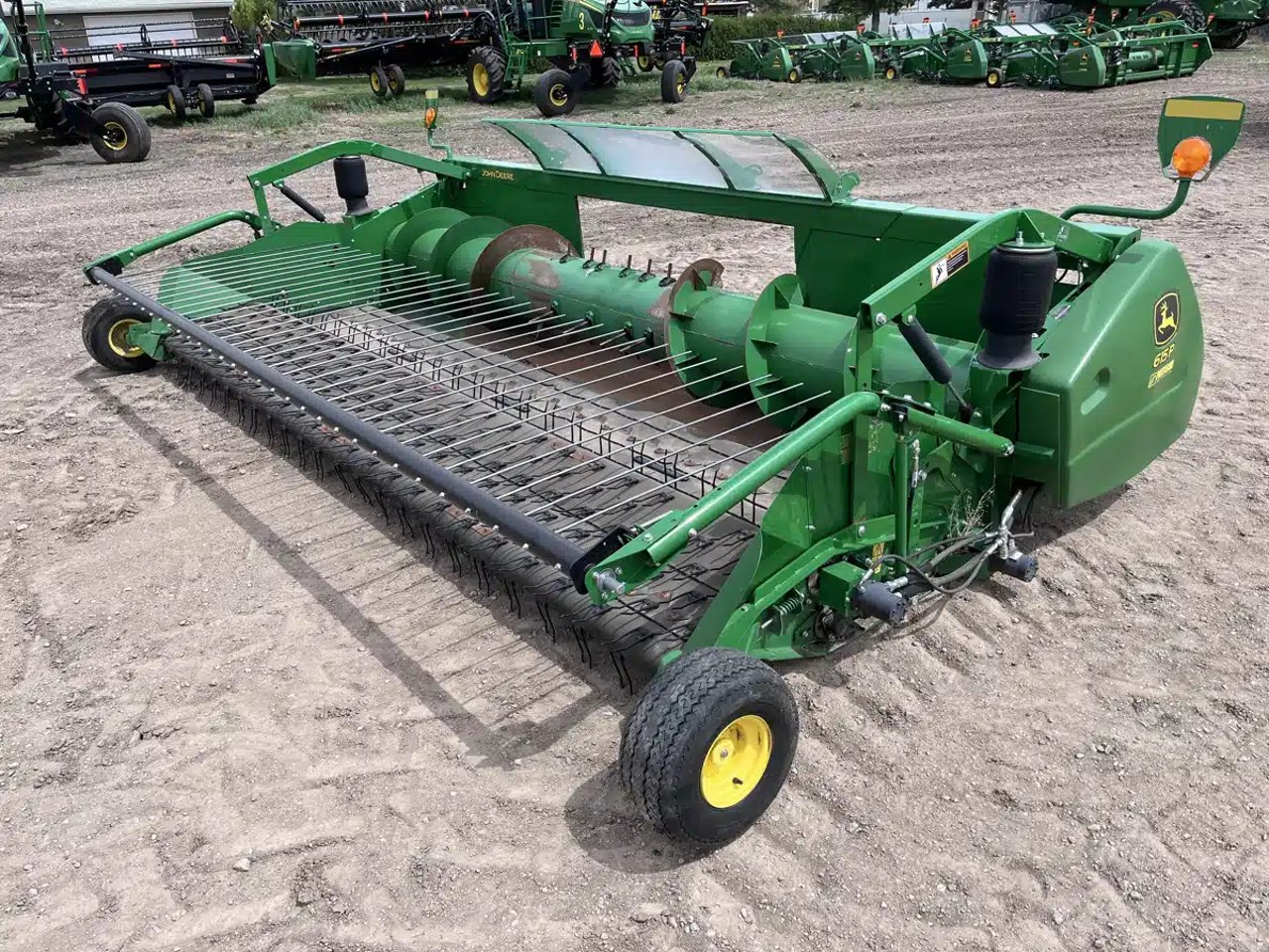 2017 John Deere 615P Nez - Ramasseur