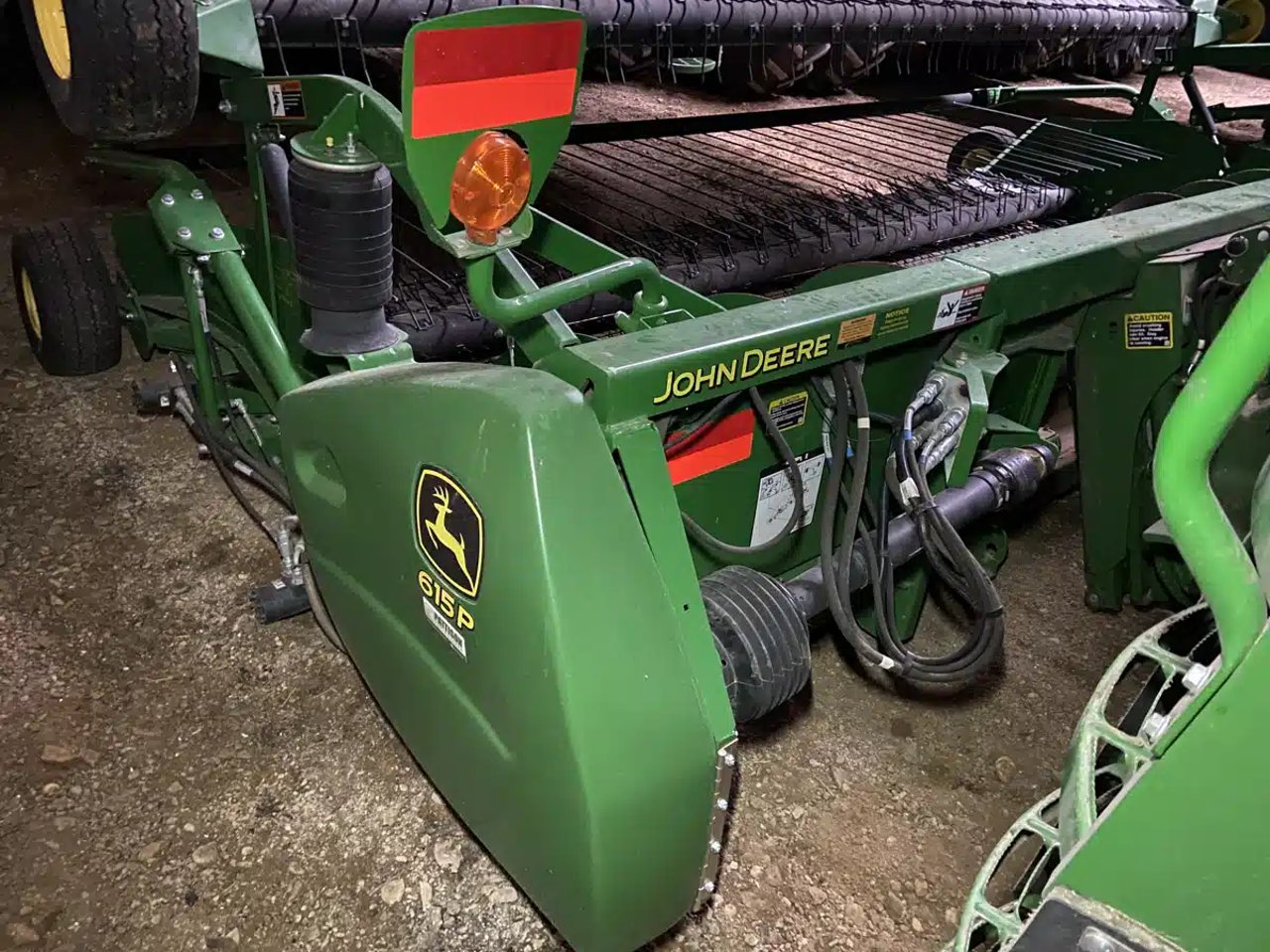 2018 John Deere 615P Nez - Ramasseur