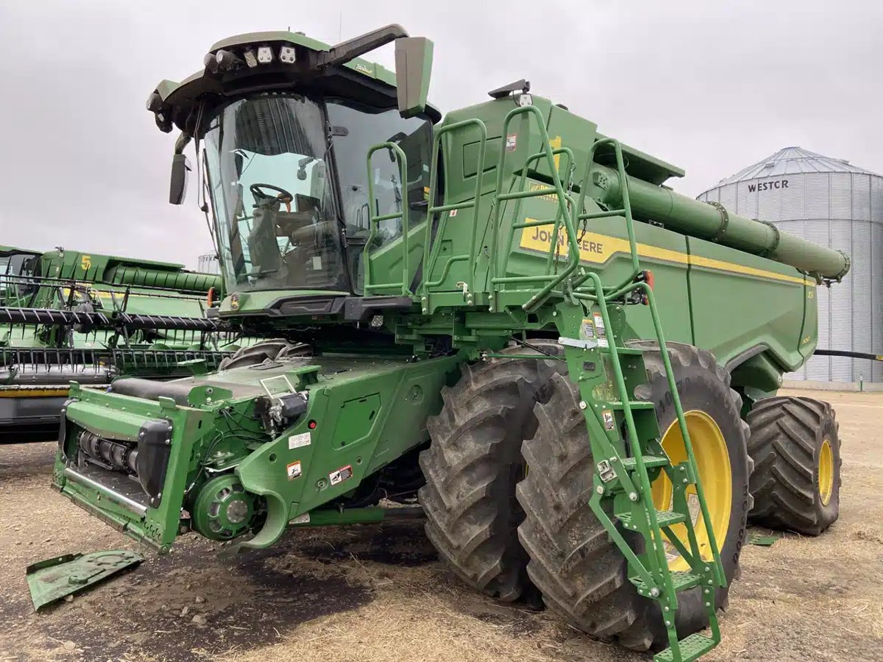 2023 John Deere X9 1100 Batteuse