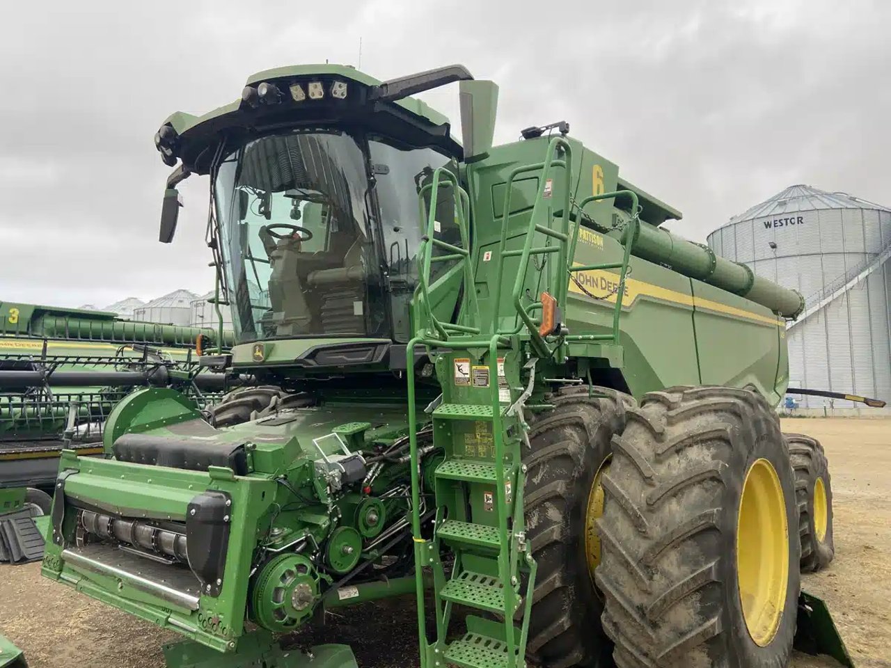 2023 John Deere X9 1100 Batteuse