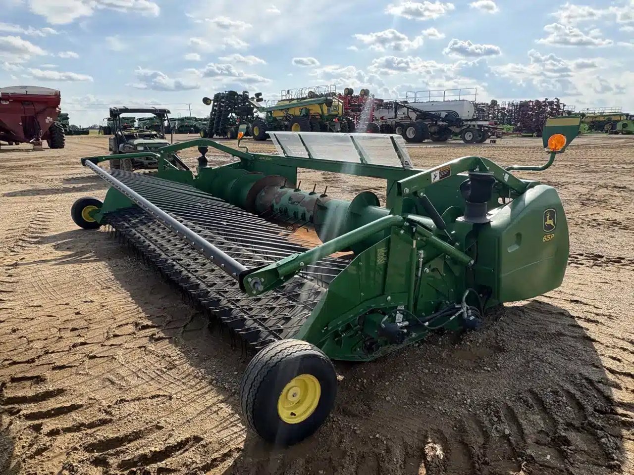 2018 John Deere 615P Nez - Ramasseur