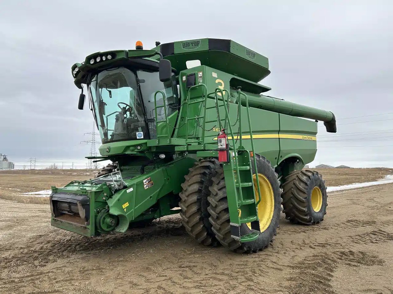 2012 John Deere S670 Batteuse