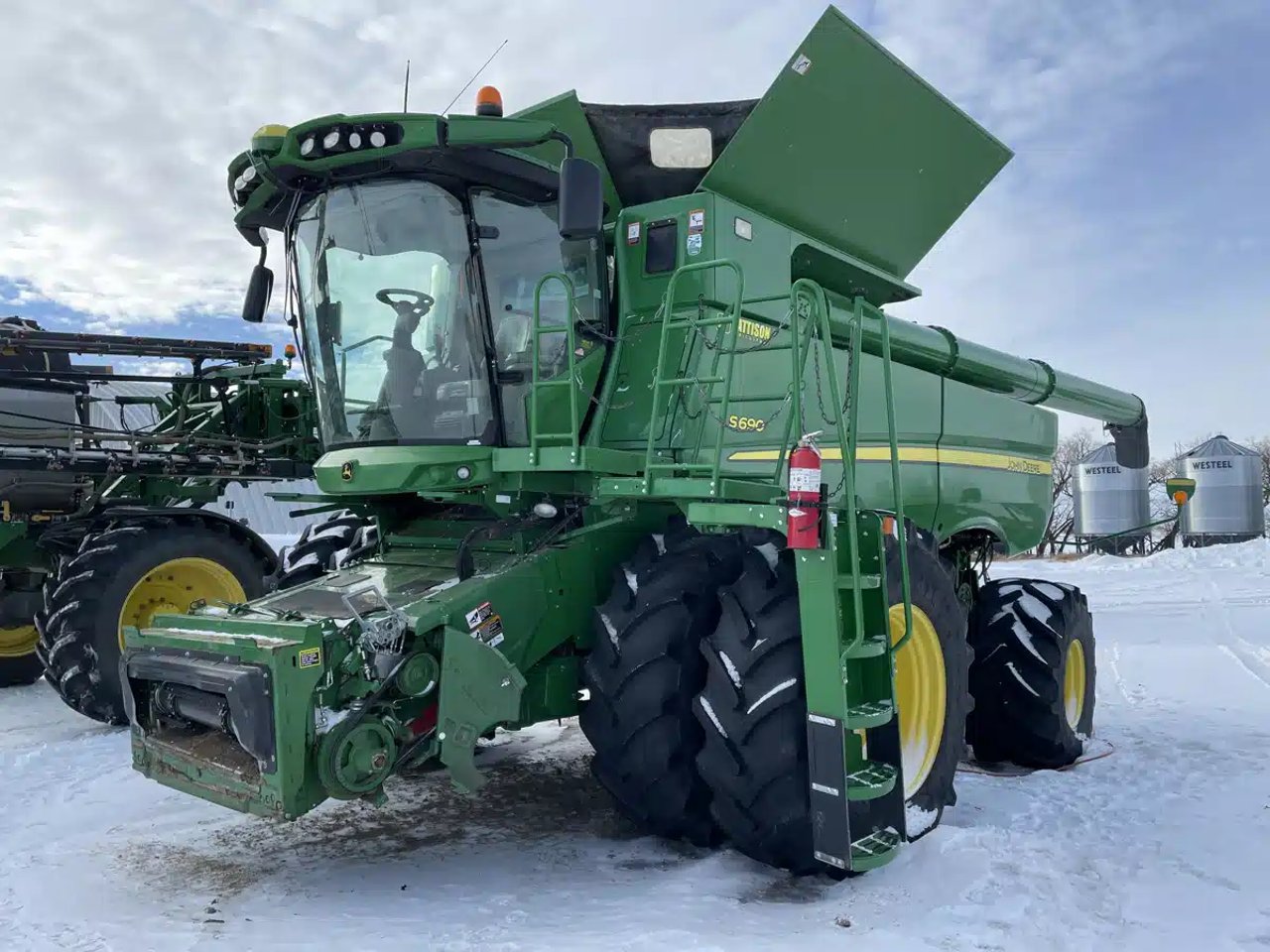 2017 John Deere S690 Batteuse