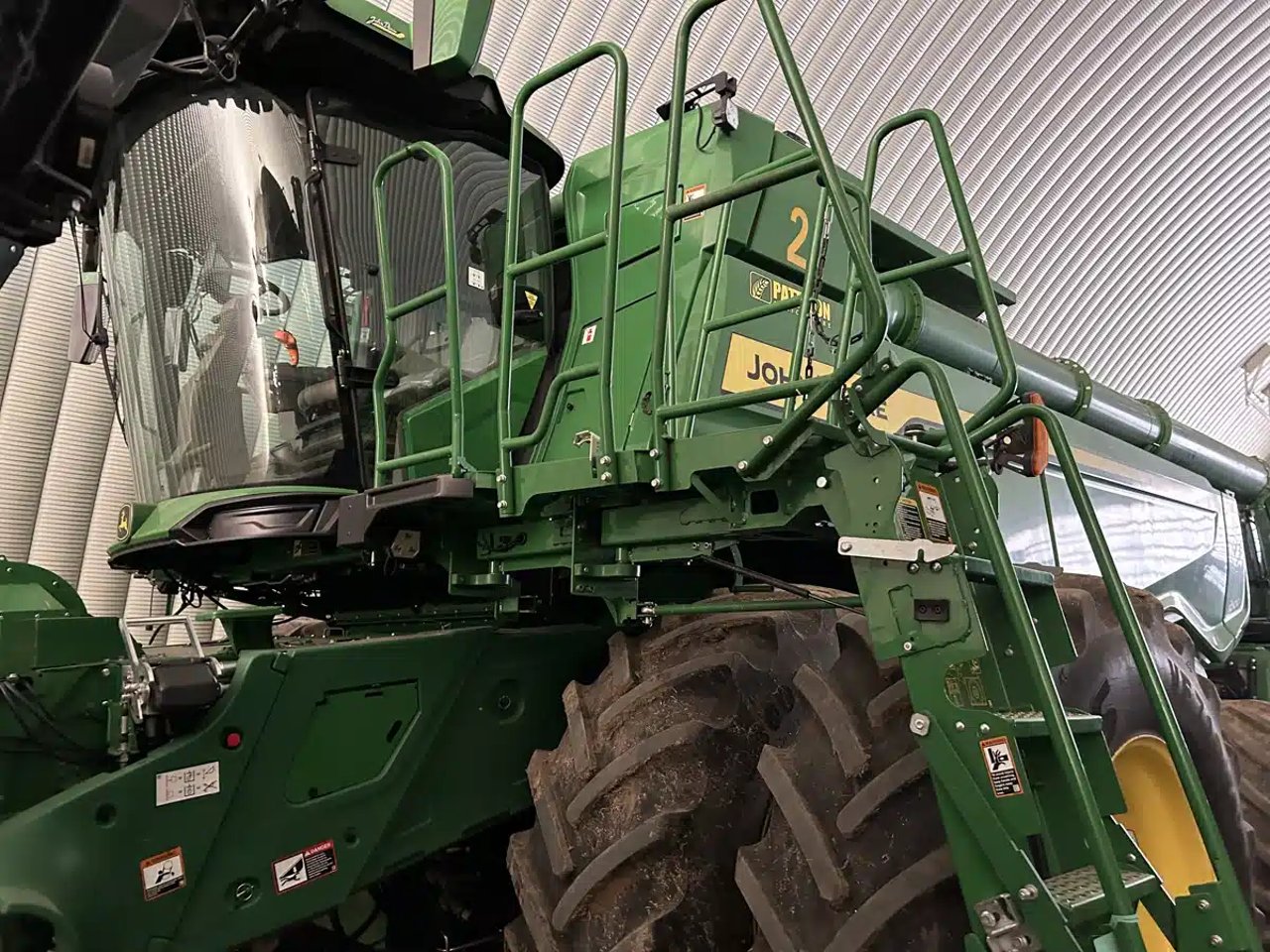 2023 John Deere X9 1000 Batteuse