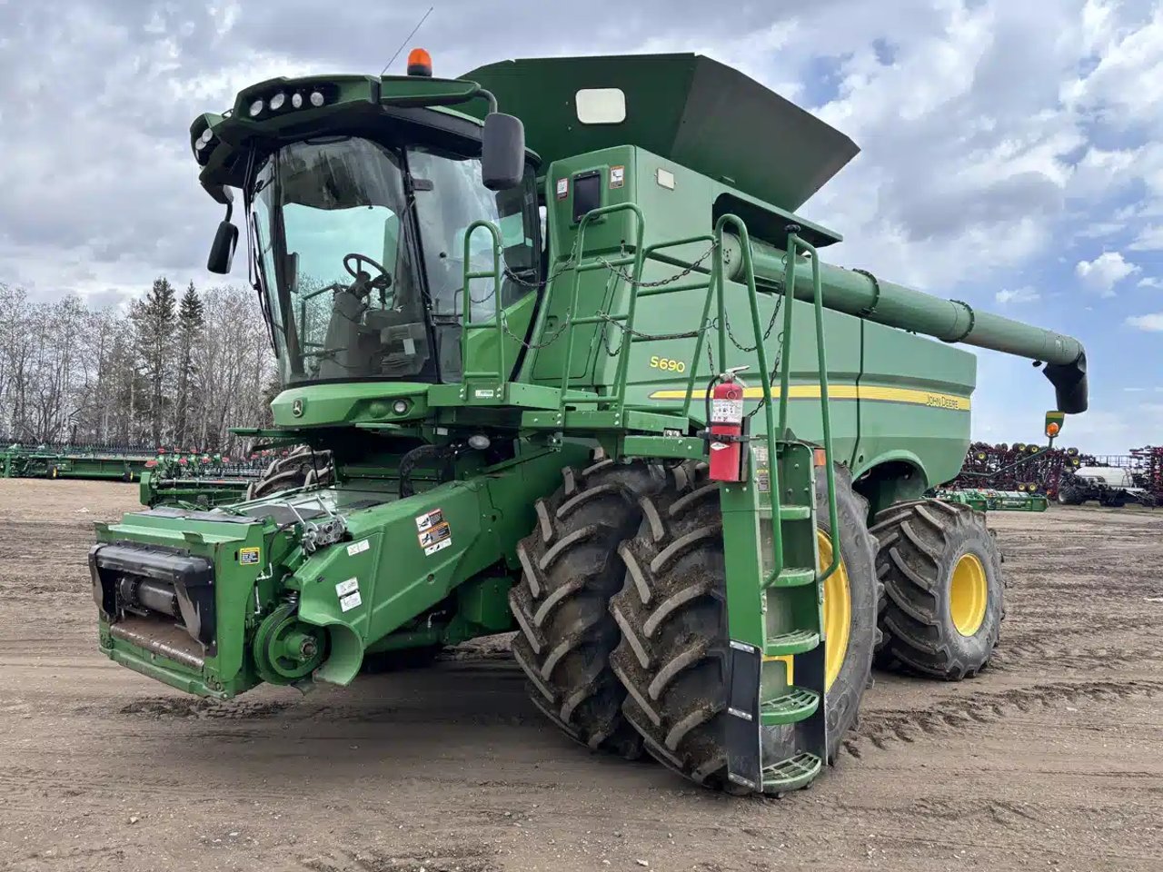2016 John Deere S690 Batteuse