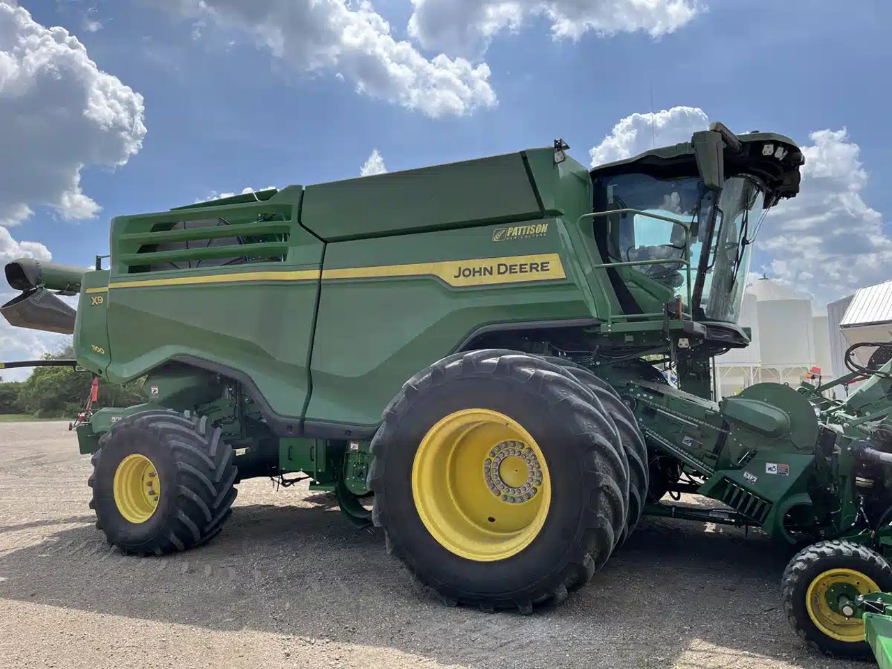 2023 John Deere X9 1100 Batteuse