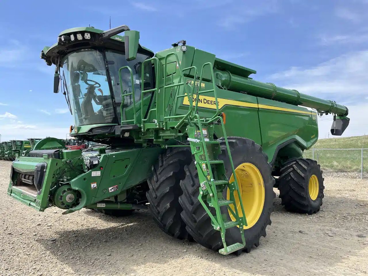 2023 John Deere X9 1000 Batteuse