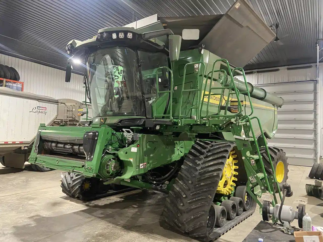 2024 John Deere X9 1100 Batteuse