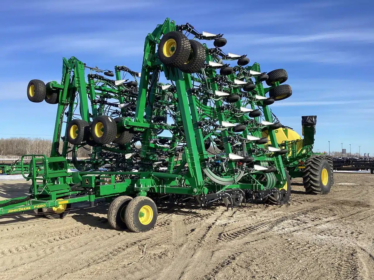 2023 John Deere P680 Semoir à air